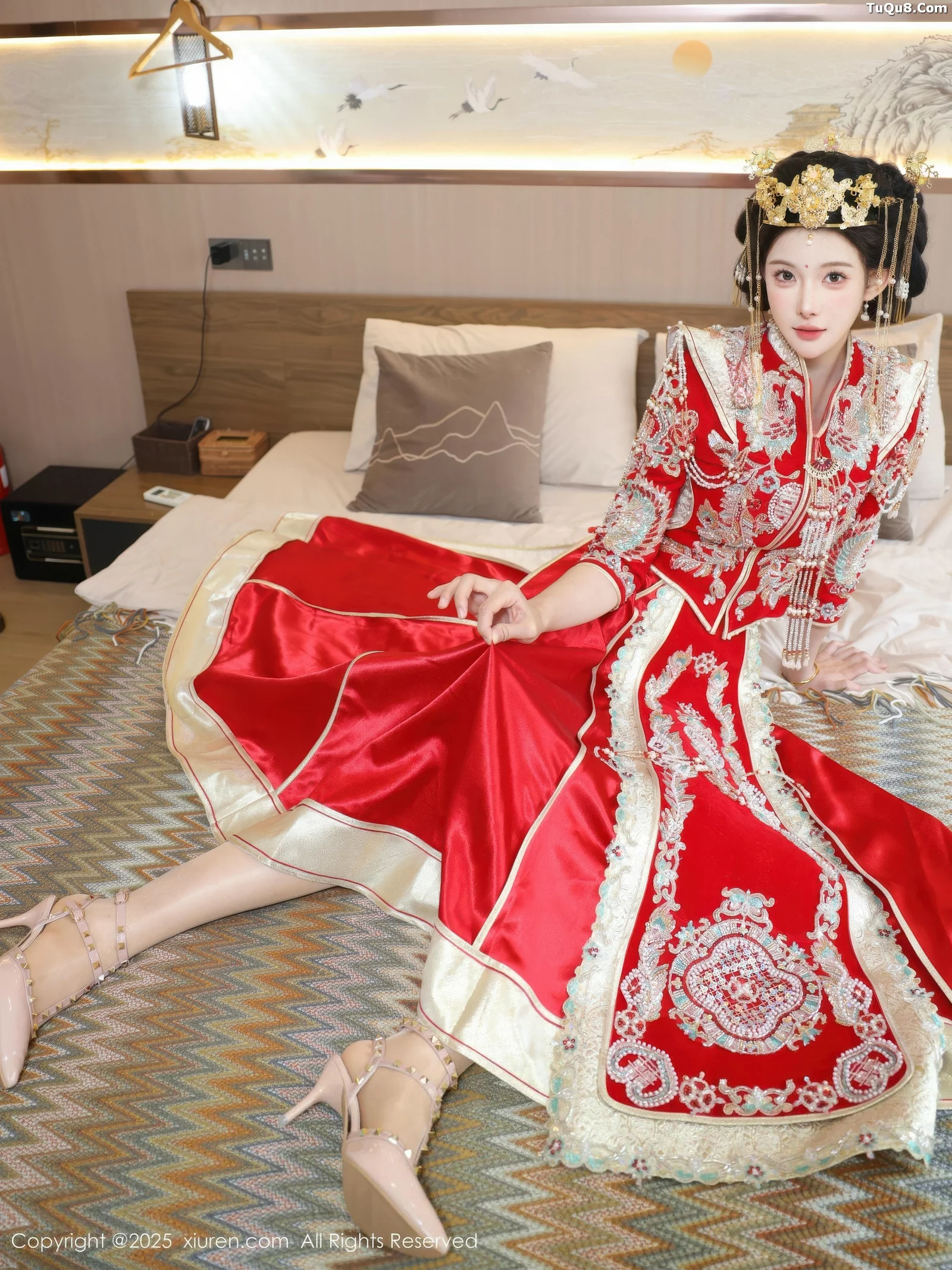 秀人集.com_[XiuRen秀人网]No.10742_模特梨霜儿性感红色新娘服饰配肉色丝袜秀丰腴身材迷人诱惑写真84P