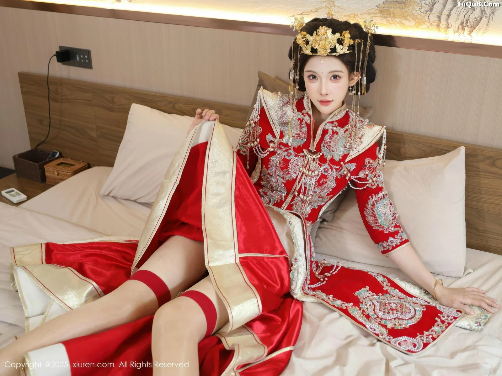 秀人集.com_[XiuRen秀人网]No.10742_模特梨霜儿性感红色新娘服饰配肉色丝袜秀丰腴身材迷人诱惑写真84P