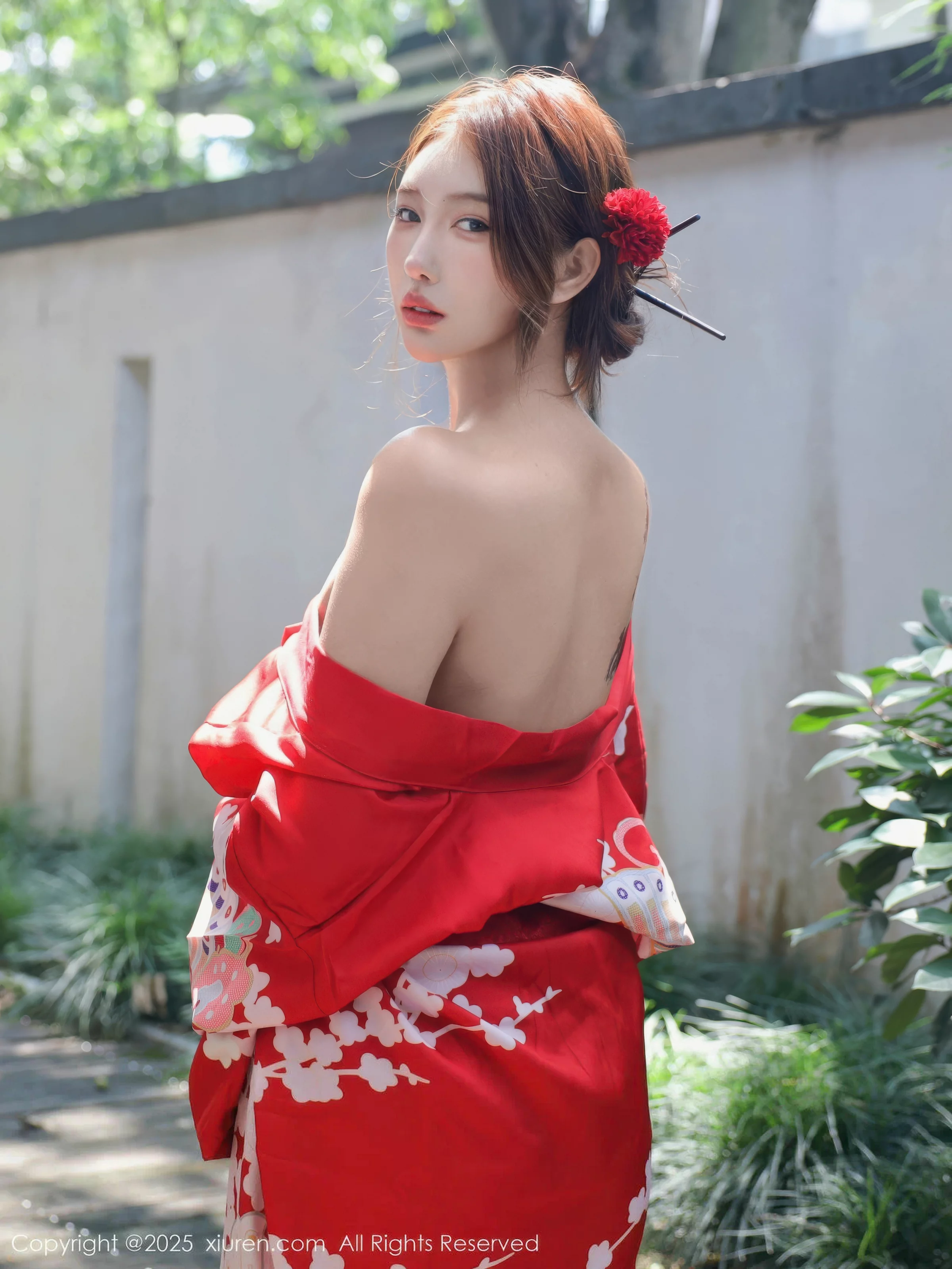 秀人集.com_[XiuRen秀人网]No.10683_模特金允希Yuki户外性感红色和服半脱秀完美身材惹火诱惑写真80P