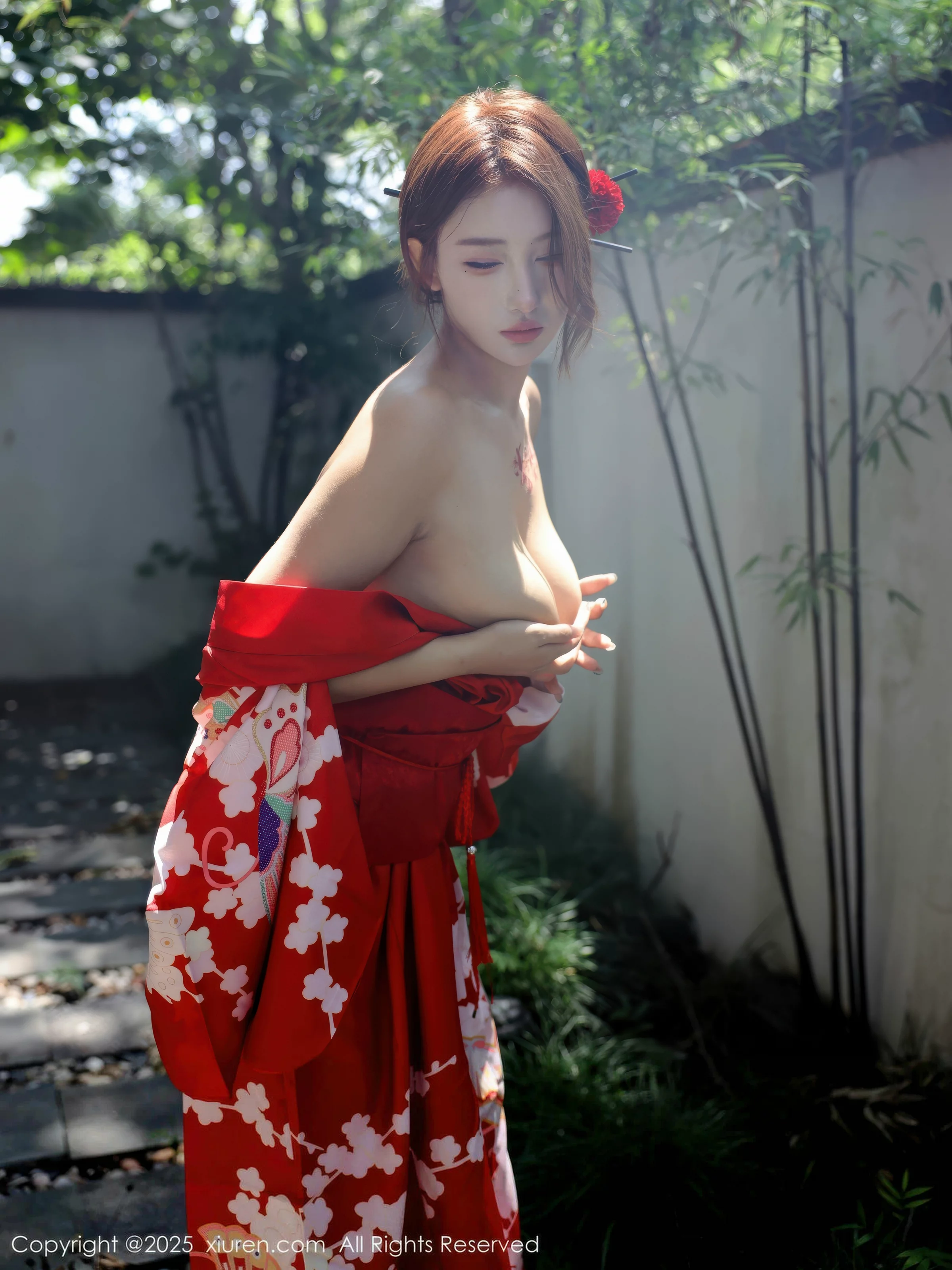 秀人集.com_[XiuRen秀人网]No.10683_模特金允希Yuki户外性感红色和服半脱秀完美身材惹火诱惑写真80P