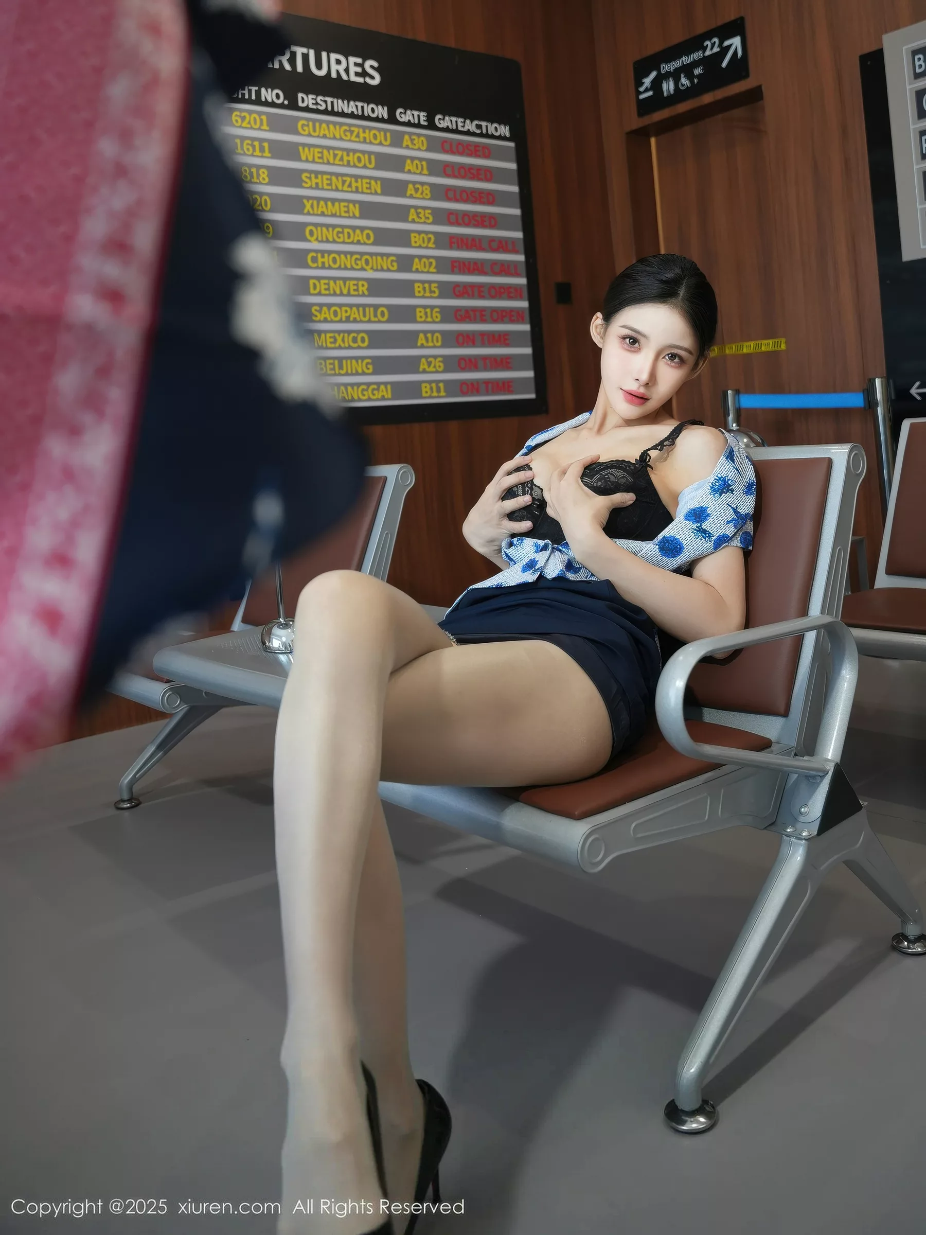 秀人集.com_[XiuRen秀人网]No.10891_模特梨霜儿性感空姐制服露黑色蕾丝内衣秀丰腴身材撩人诱惑写真75P