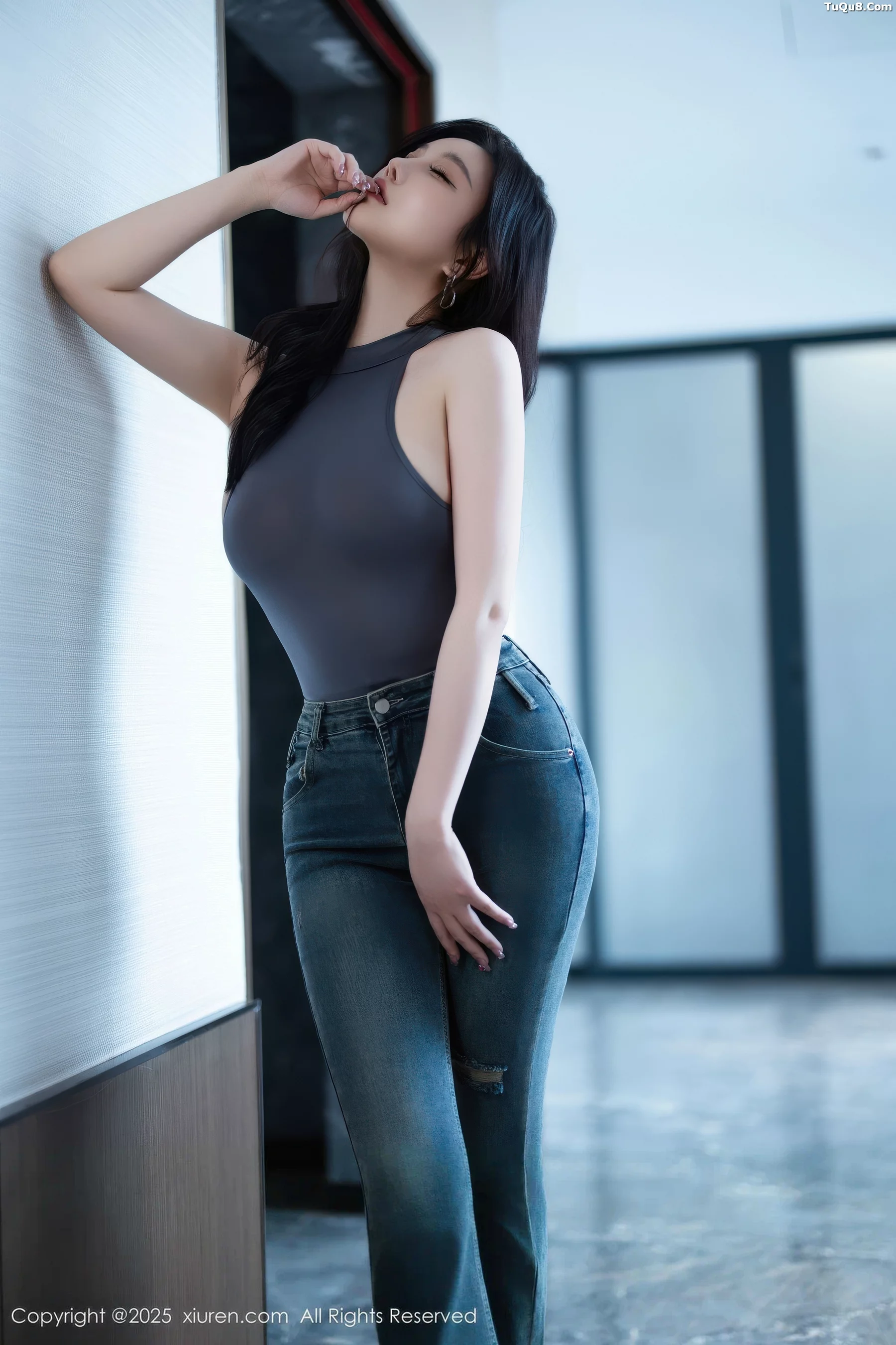 秀人集.com_[XiuRen秀人网]No.10952_女神CHENCHEN.性感灰色服饰配蓝色牛仔裤秀丰腴身材诱惑写真90P