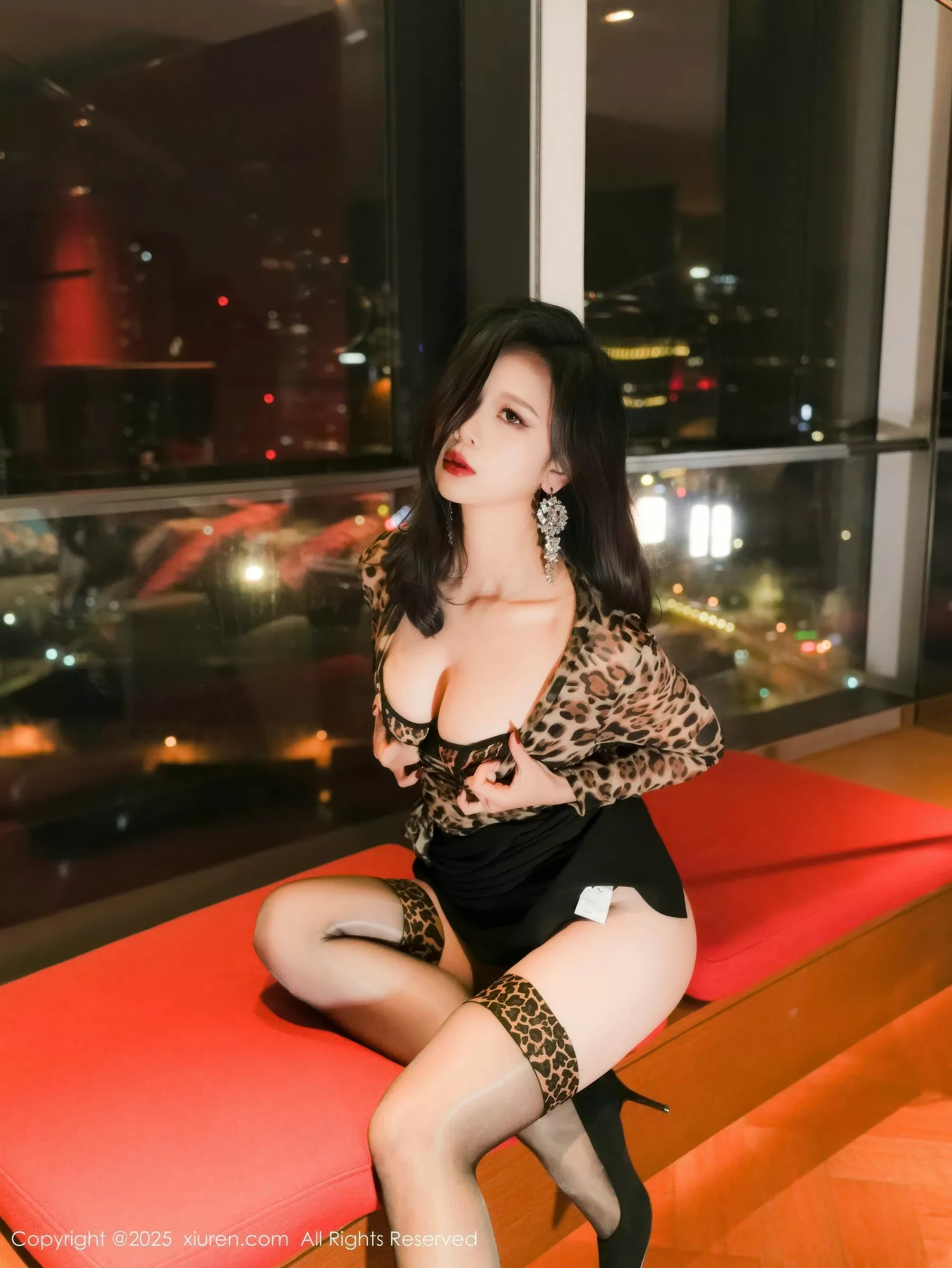 秀人集.com_[XiuRen秀人网]No.10901_模特玫瑰我爱你性感豹纹服饰配黑短裙露黑色丝袜秀美腿诱惑写真63P