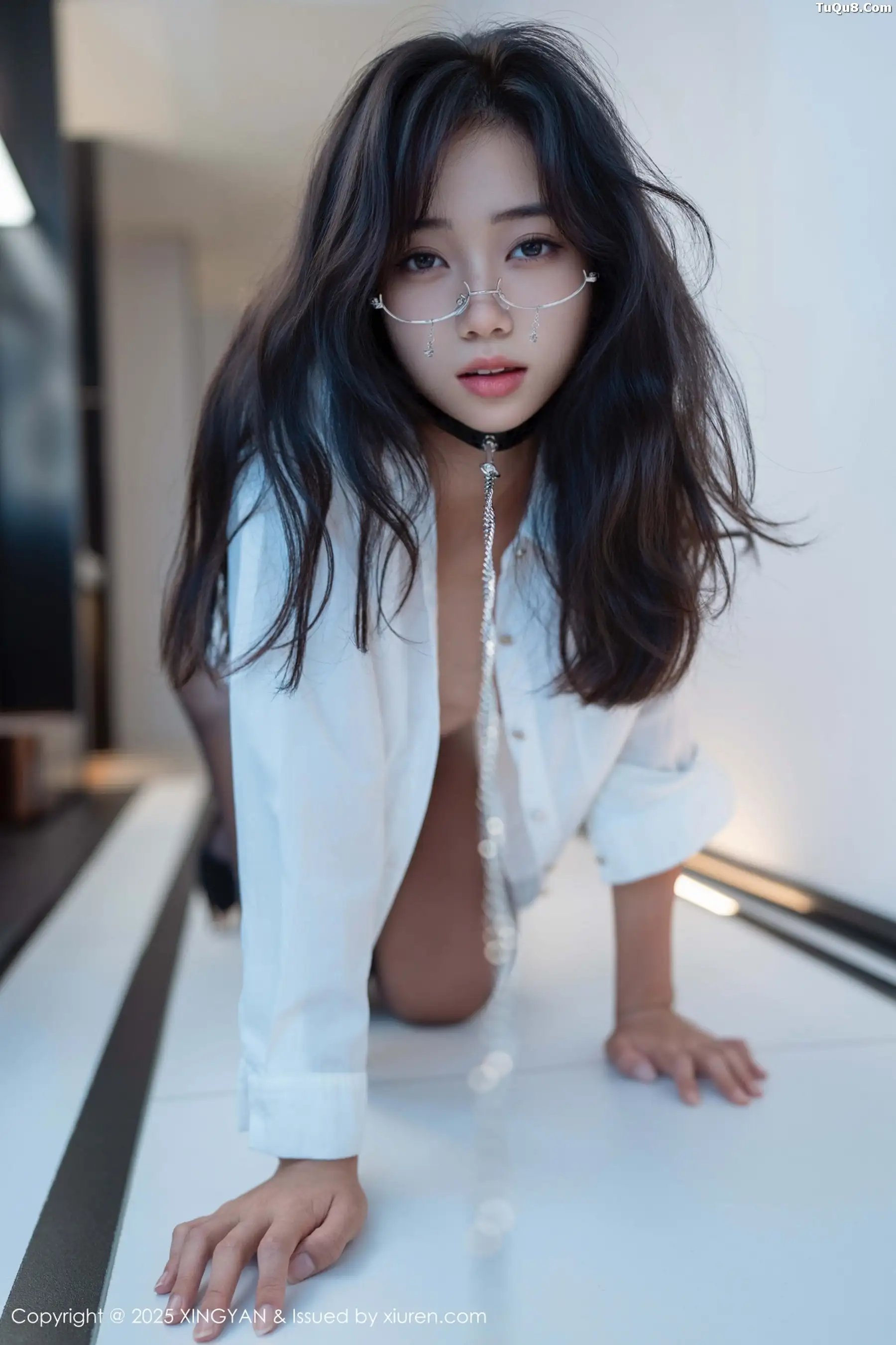 秀人集.com_[XINGYAN星颜社]VOL.439_模特时安安性感白衬衫配黑短裙露超薄黑丝秀柔美身材诱惑写真80P