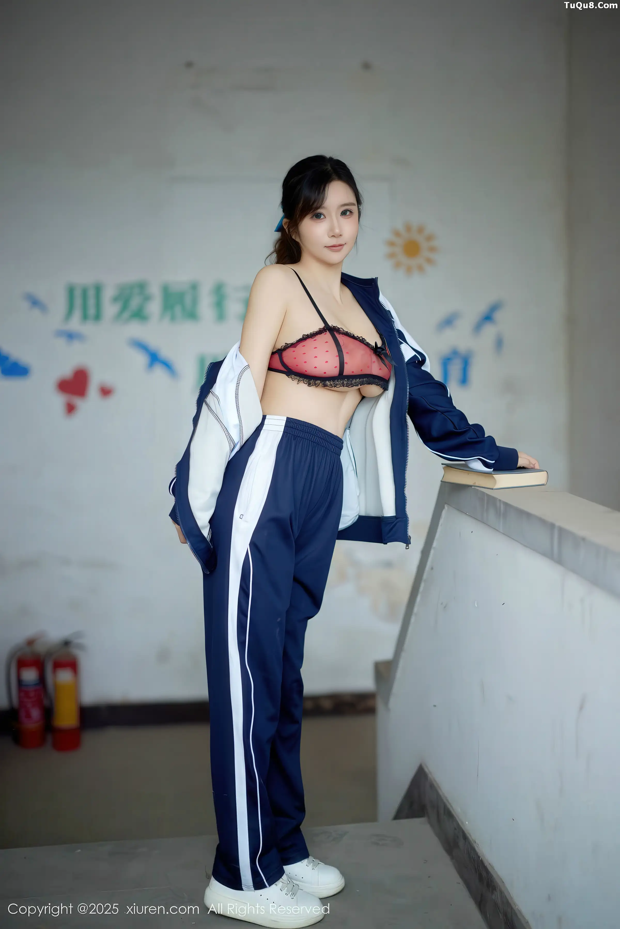 秀人集.com_[XiuRen秀人网]No.11103_模特小肉肉咪性感学生装露红色内衣配黑丝网袜秀凹凸身材写真72P