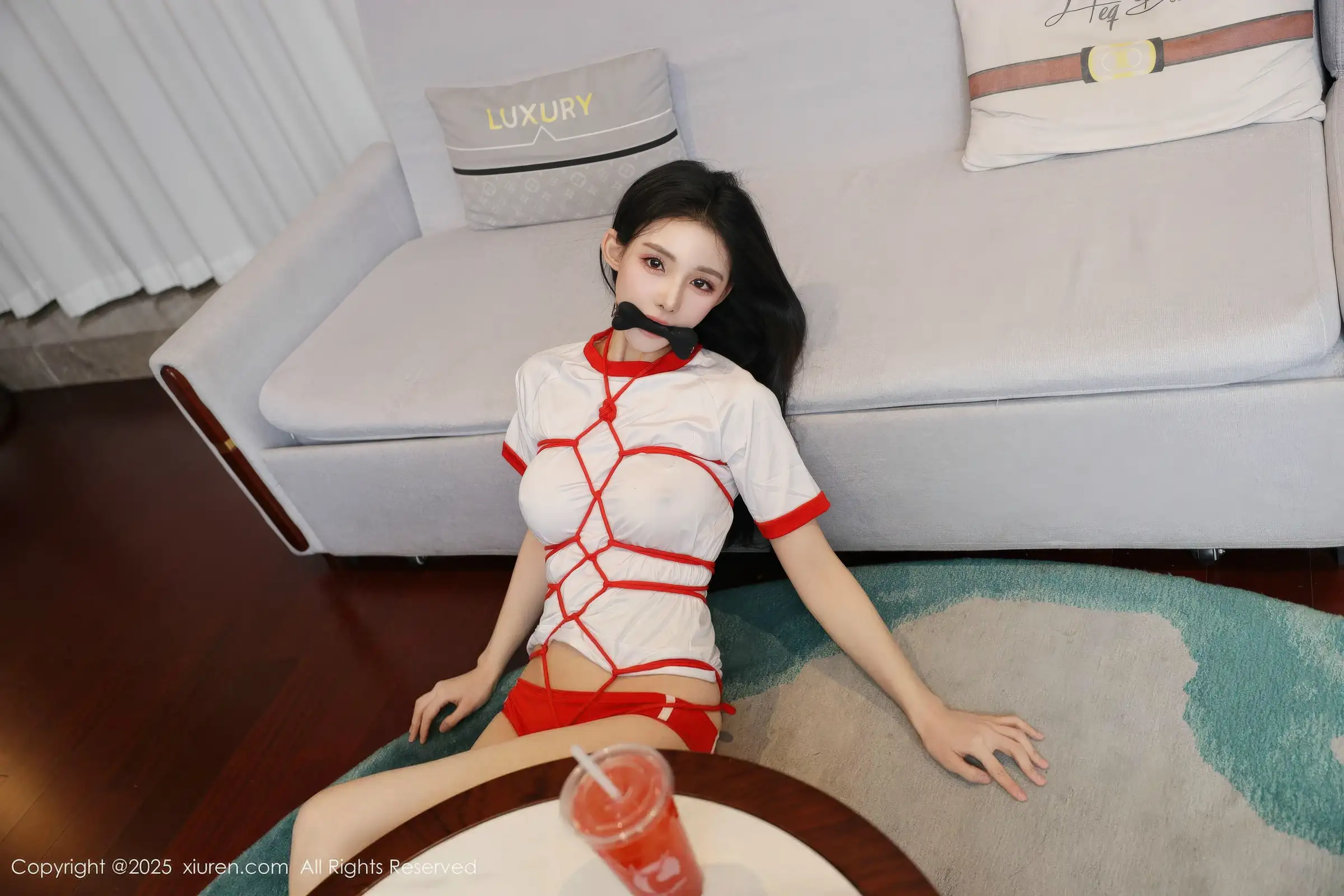 秀人集.com_[XiuRen秀人网]No.11110_新人模特许微微呀性感白色T恤配白色丝袜秀丰腴身材诱惑写真86P